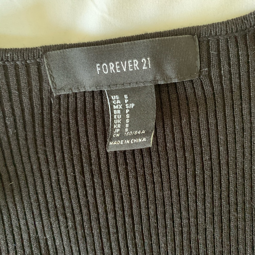 Crop top - Picture 2 of 2